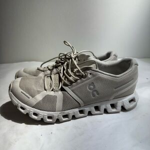 Used on cloud On Running Cream Athletic Sneakers women’s 6.5